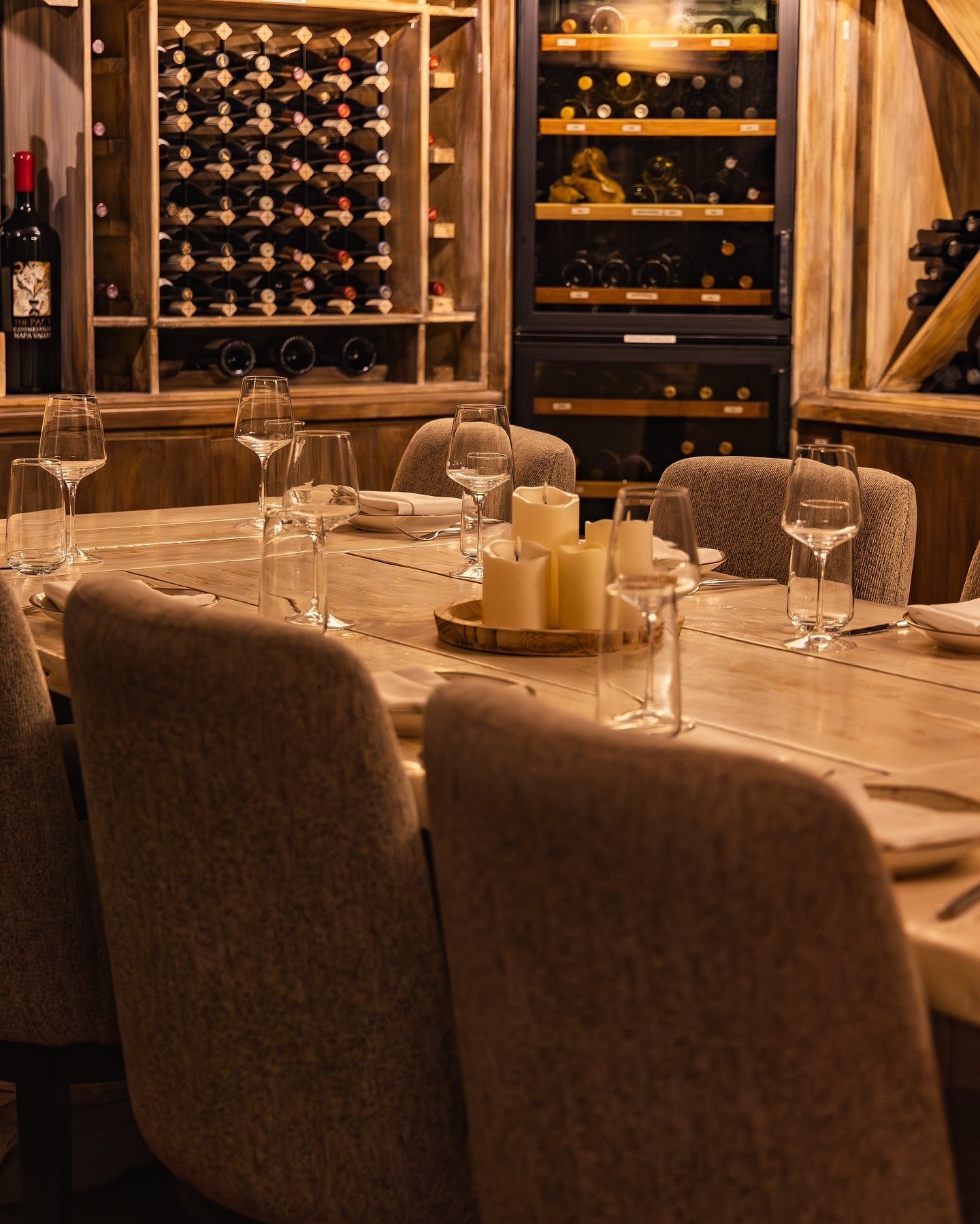 The holiday season is in full swing, book your holiday party with us! Tap the 🔗 in our bio to explore our menus, dining spaces, and everything we have to make your celebration unforgettable. 
#NOEMA&nbsp;#Huntington&nbsp;#LongIsland